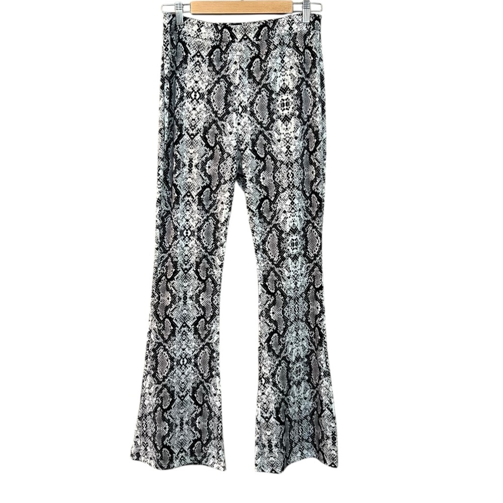 Iris Women's Snake Print Black and White Pull On Flare Pants Size Large